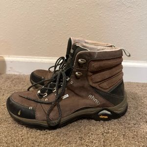 Ahnu Leather Montara Waterproof Hiking HiTop Boots Women’s Size 9